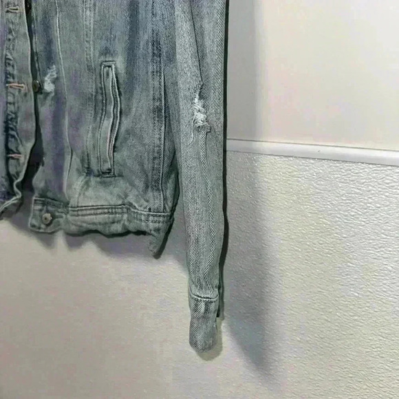 Old Navy Distressed Blue Jean Denim Jacket Size M for Women - Picture 4 of 12